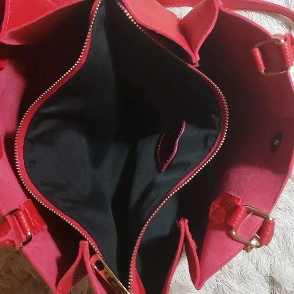𝅺KISS me couture Red leather bag - Picture 2 of 3